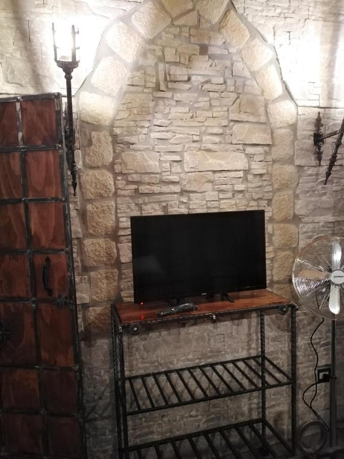 Castle House Apartment Кремона Екстериор снимка