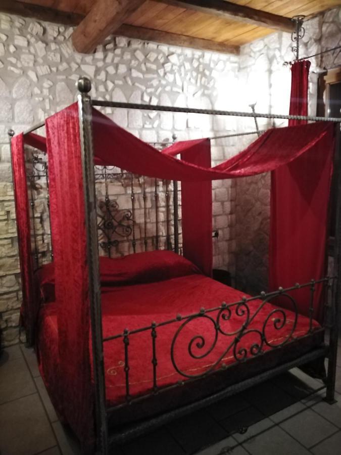 Castle House Apartment Кремона Екстериор снимка